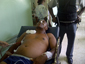 Mayor policial y empleado del Ayuntamiento de Santo Domingo Este son heridos por turba se resiste a desalojo