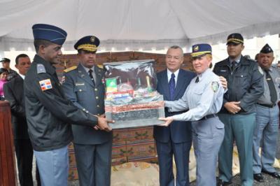 Jefe PN entrega más de 30 mil canastas y cajas navideñas a oficiales generales, superiores, subalternos y alistados