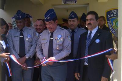 Jefe de la PN inaugura destacamento en sector Villa María del DN