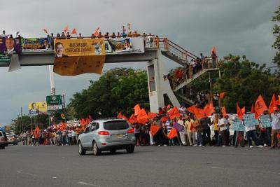 Movimientos de apoyo reciben en  Aeropuerto a Danilo Medina