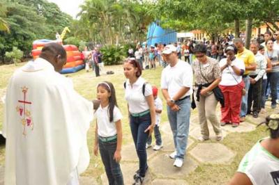 Colegio San Valero y Politécnico Aron celebran Día de la Familia en PNMN