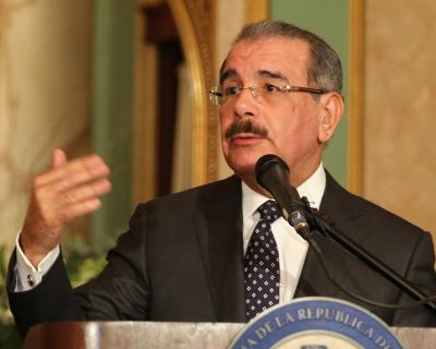 Presidente Medina emite reglamento de Ley  Nº 169-14