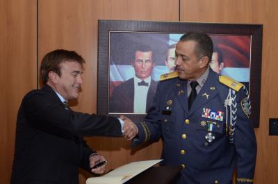 Embajador de Estados Unidos visita Jefe PN reafirman lazos de cooperación