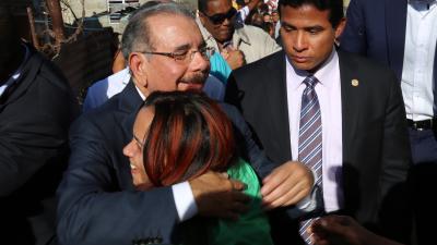 Danilo Medina realiza visita sorpresa a Los Platanitos Villa Mella