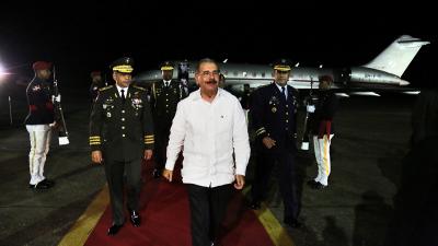 Tras acompañar al pueblo colombiano en firma acuerdo de paz; Danilo Medina regresa al país